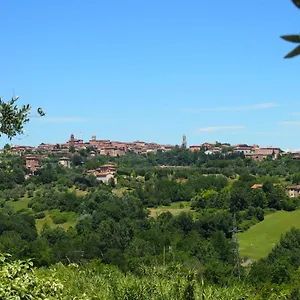 Nell'antica Torre Di Fronte A Apartamento