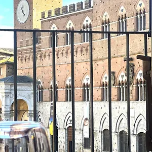 Apartment The Balcony - Affaccio Su Piazza Del Campo, Siena